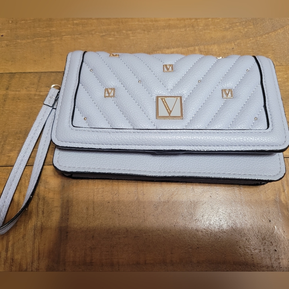 💥REDUCED💥VICTORIA'S SECRET TECH WRISTLET LIMITED EDITION COLOR- SKYFLOWER